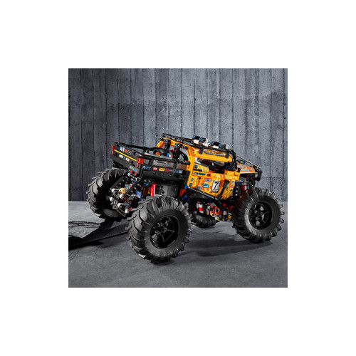 Конструктор LEGO 4x4 X-Treme Off-Roader 958 деталей (42099) - изображение 6