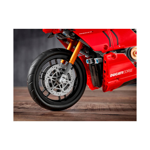 Конструктор LEGO Ducati Panigale V4 R 646 деталей (42107) - изображение 7